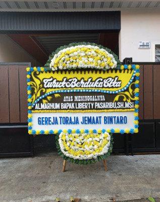 Papan Bunga Duka di Jalan Gedang
