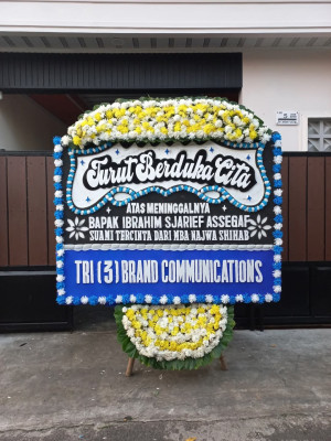 Papan Bunga Duka di Jalan Gedang